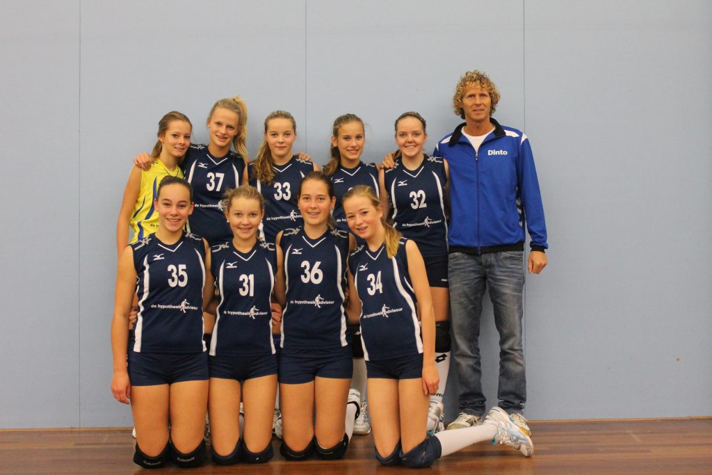 Dinto meiden B1 naar finale Bekertoernooi