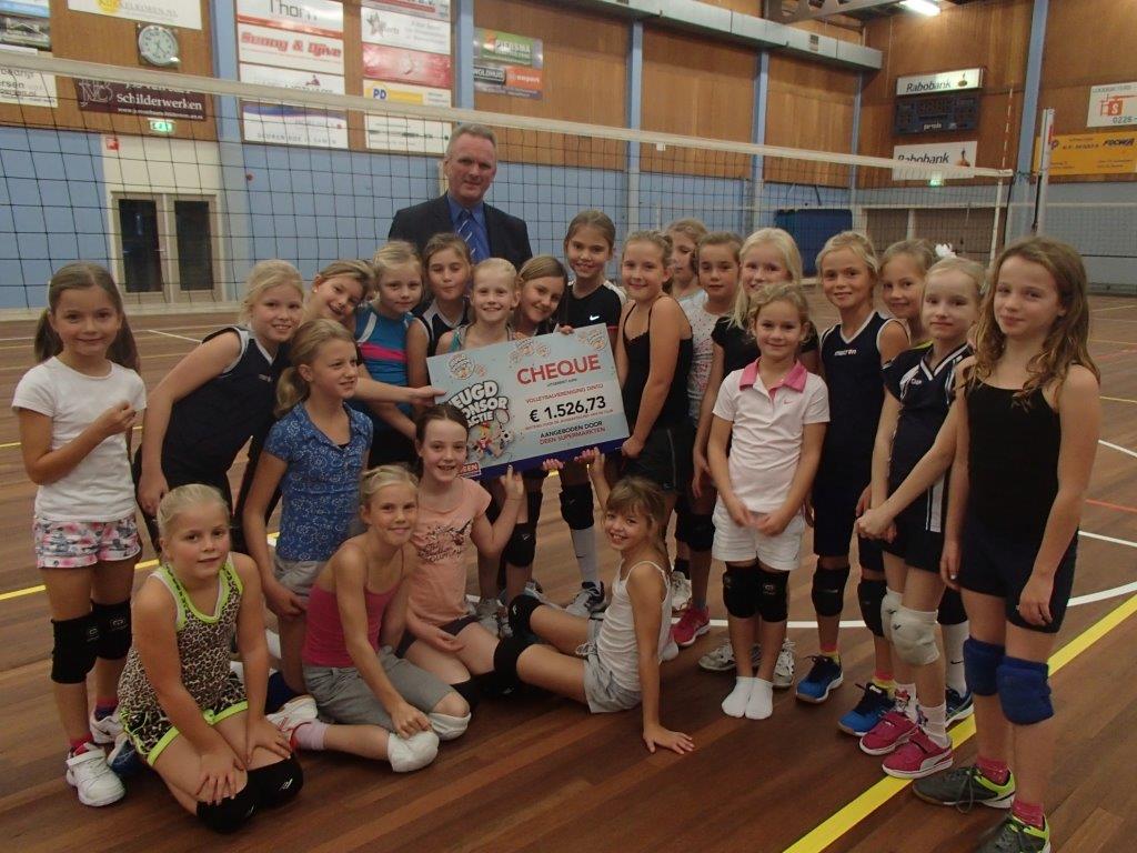 Fantastisch bedrag voor Dinto van Deen Jeugd Sponsoractie