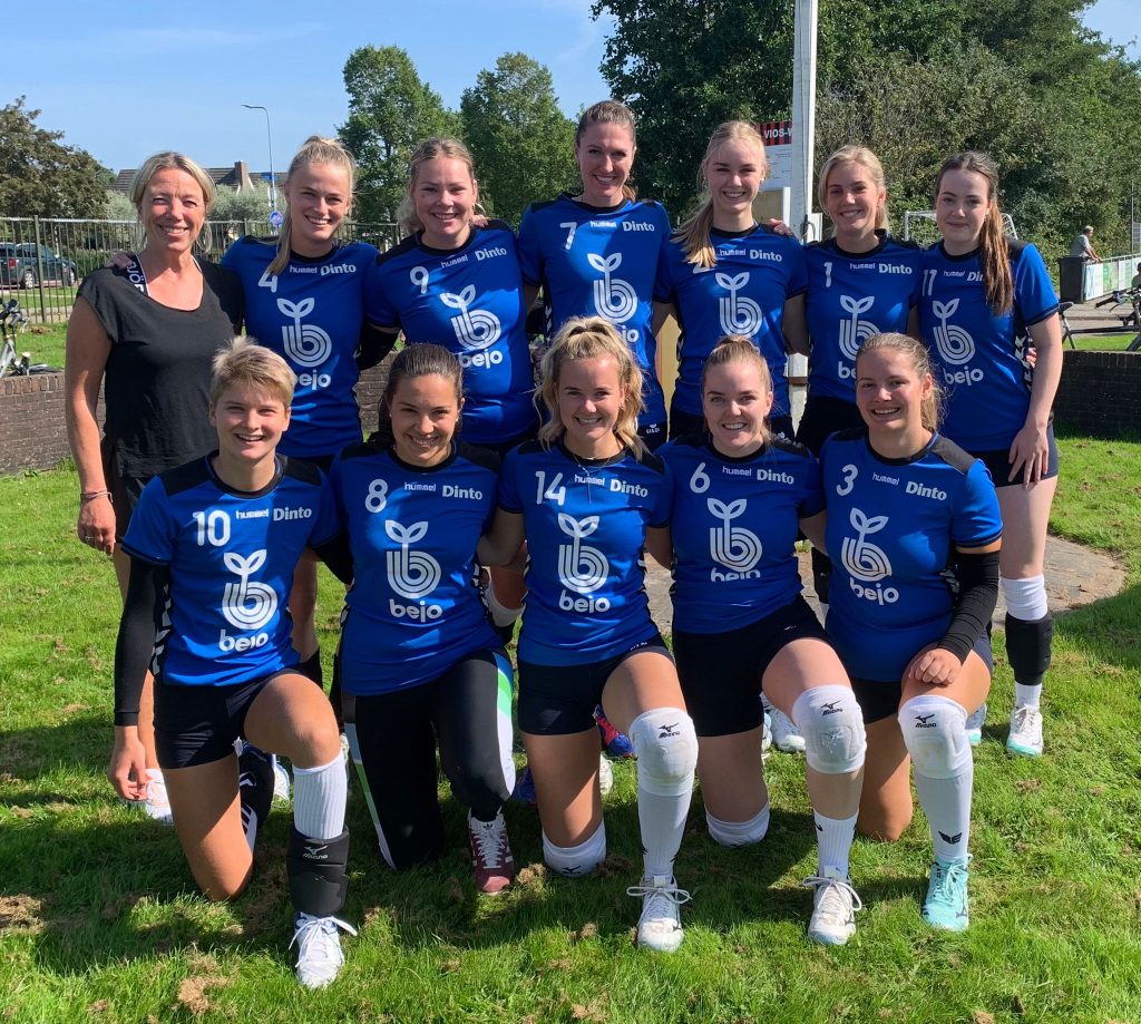 Dames 1 promoveert alsnog naar de 1e divisie !