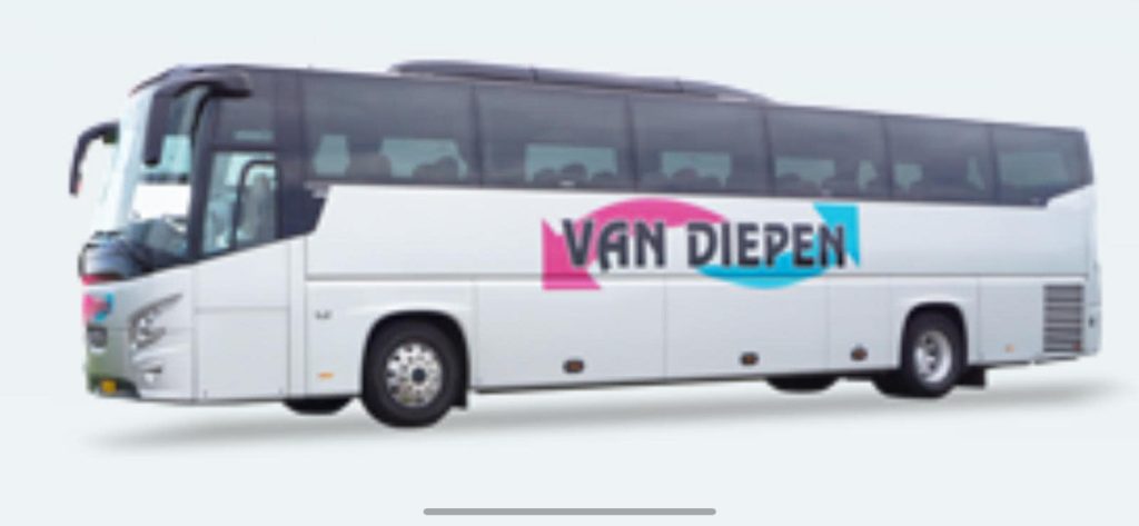 Met de bus naar de finale van het NK Jeugd