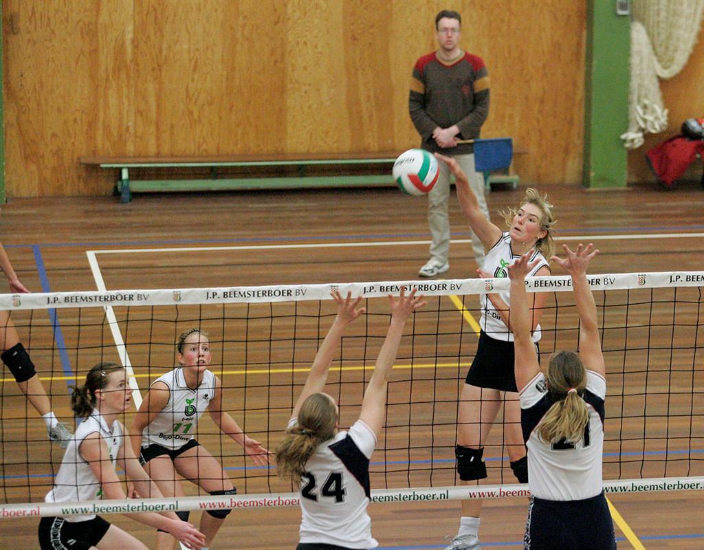 Inge Ligthart-Dekker al 15 jaar actief bij Dinto dames 1